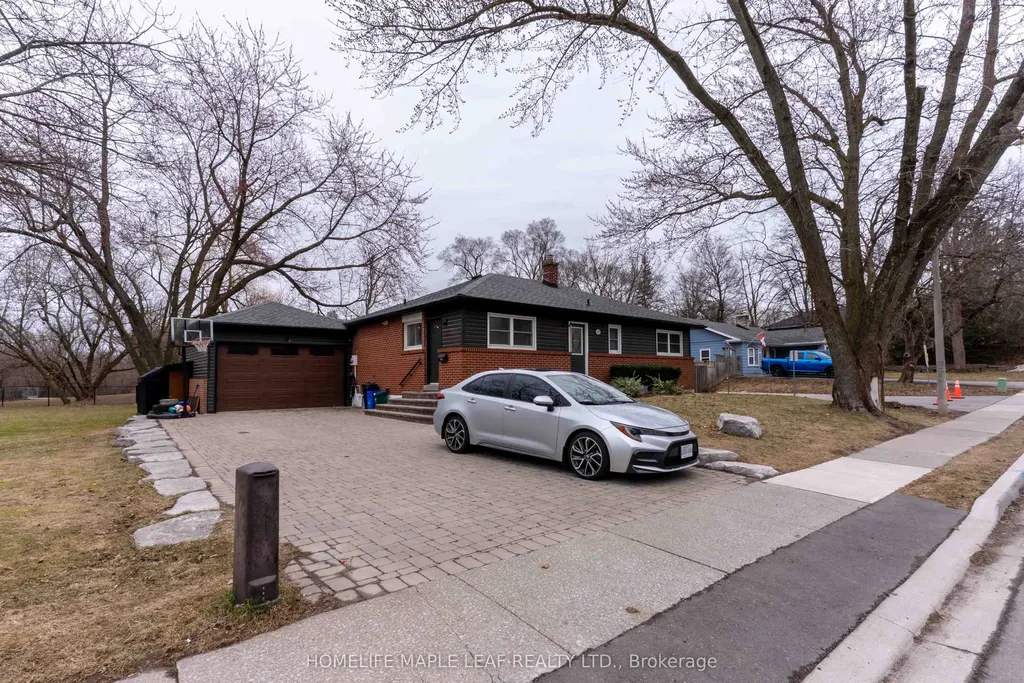 292 Woodward Avenue Milton ON L9T 1V2