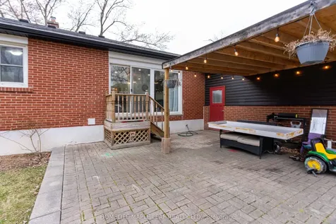 292 Woodward Avenue Milton ON L9T 1V2