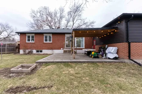 292 Woodward Avenue Milton ON L9T 1V2