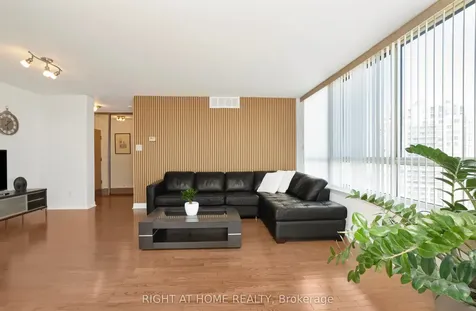 1360 Rathburn Road E Mississauga ON L4W 4H4