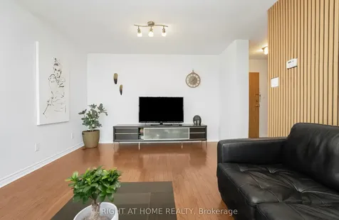 1360 Rathburn Road E Mississauga ON L4W 4H4