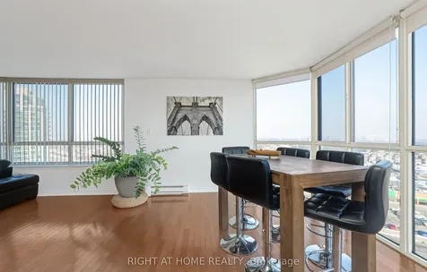 1360 Rathburn Road E Mississauga ON L4W 4H4