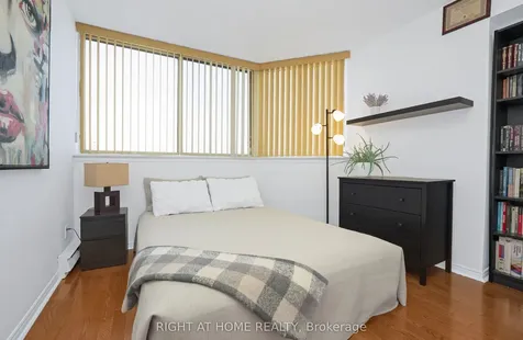 1360 Rathburn Road E Mississauga ON L4W 4H4
