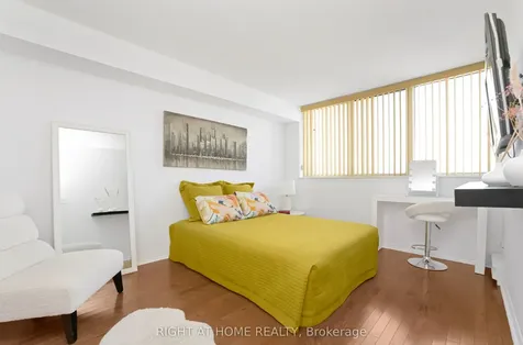 1360 Rathburn Road E Mississauga ON L4W 4H4