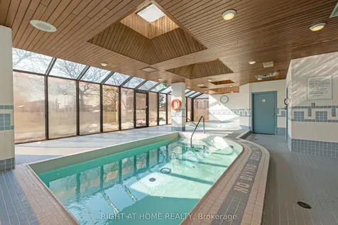 1360 Rathburn Road E Mississauga ON L4W 4H4