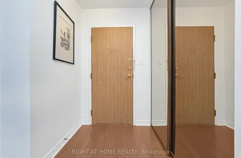 1360 Rathburn Road E Mississauga ON L4W 4H4