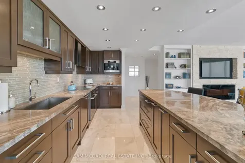 2045 Lakeshore Boulevard W Toronto ON M8V 2Z6