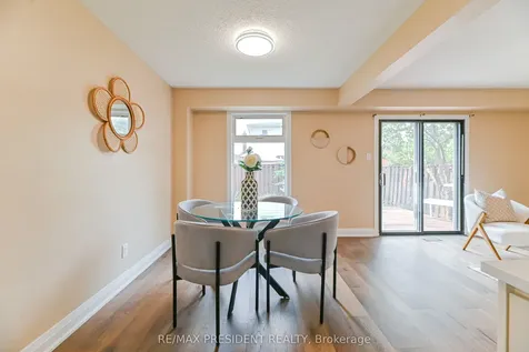 4 Lawnview Court Brampton ON L7G 1T4