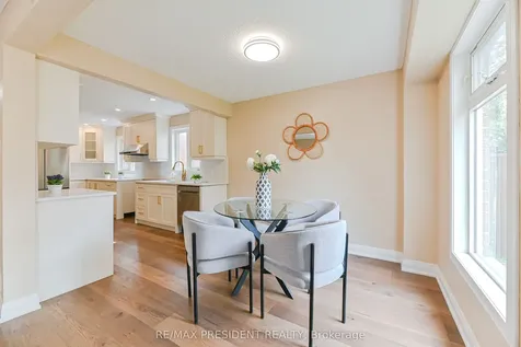 4 Lawnview Court Brampton ON L7G 1T4