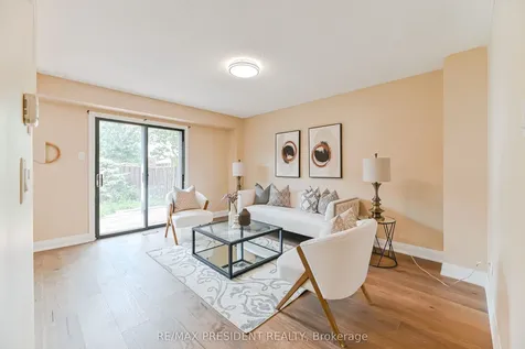 4 Lawnview Court Brampton ON L7G 1T4