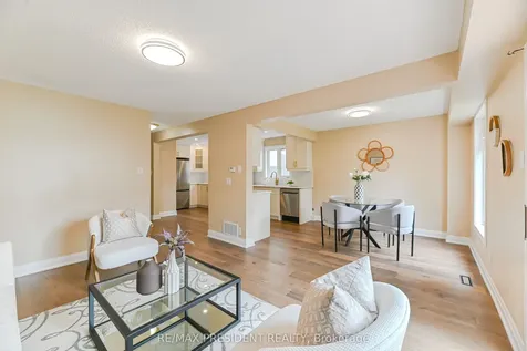 4 Lawnview Court Brampton ON L7G 1T4