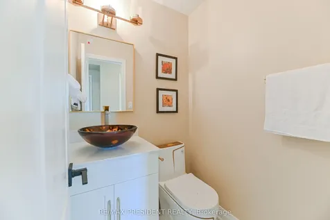 4 Lawnview Court Brampton ON L7G 1T4