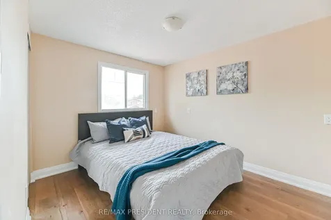 4 Lawnview Court Brampton ON L7G 1T4