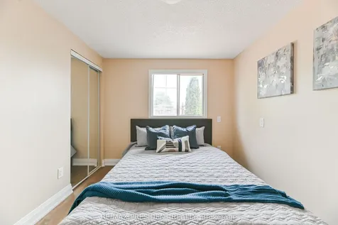 4 Lawnview Court Brampton ON L7G 1T4