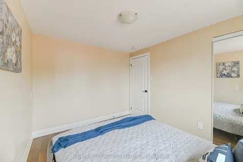4 Lawnview Court Brampton ON L7G 1T4