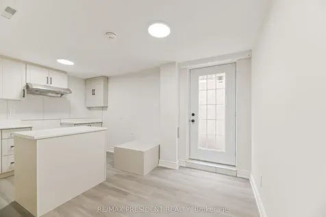 4 Lawnview Court Brampton ON L7G 1T4