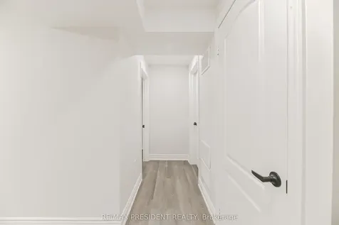 4 Lawnview Court Brampton ON L7G 1T4
