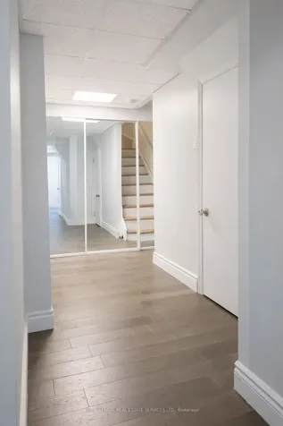 6449 Glen Erin Drive Mississauga ON L5N 2T2