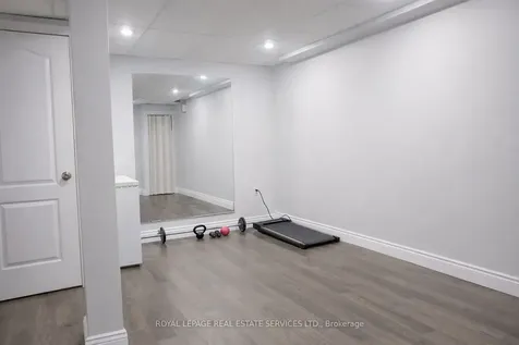 6449 Glen Erin Drive Mississauga ON L5N 2T2