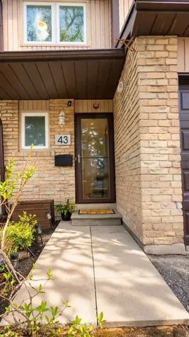 6449 Glen Erin Drive Mississauga ON L5N 2T2