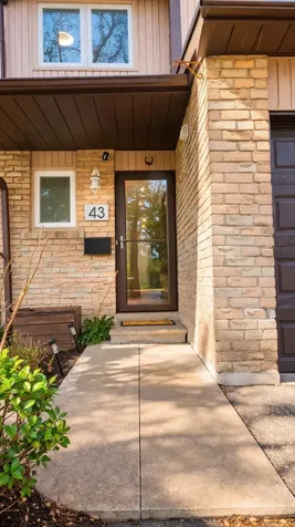 6449 Glen Erin Drive Mississauga ON L5N 2T2