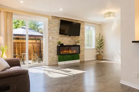 6449 Glen Erin Drive Mississauga ON L5N 2T2
