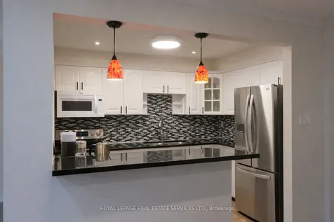 6449 Glen Erin Drive Mississauga ON L5N 2T2