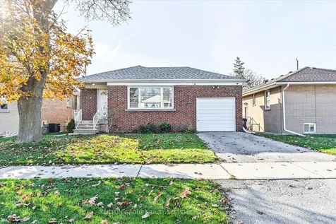 4 Cranston Road Toronto ON M9B 3X8