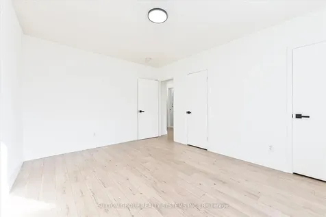 4 Cranston Road Toronto ON M9B 3X8