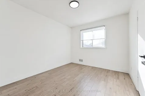 4 Cranston Road Toronto ON M9B 3X8