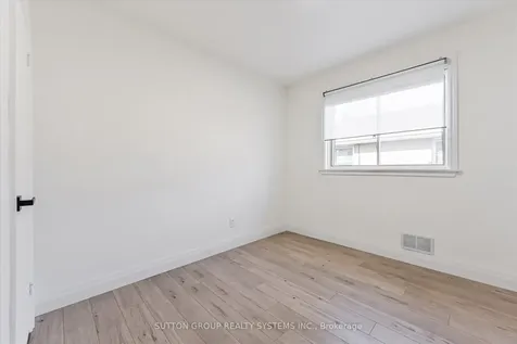 4 Cranston Road Toronto ON M9B 3X8
