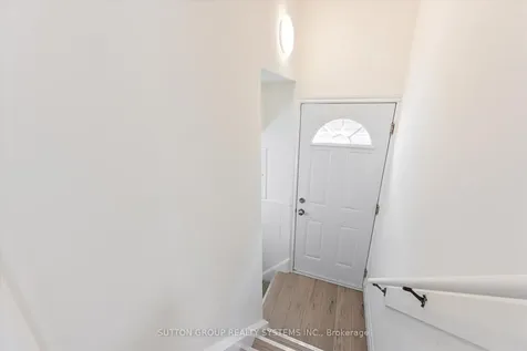4 Cranston Road Toronto ON M9B 3X8