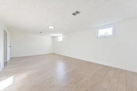 4 Cranston Road Toronto ON M9B 3X8