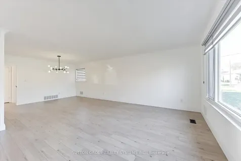 4 Cranston Road Toronto ON M9B 3X8