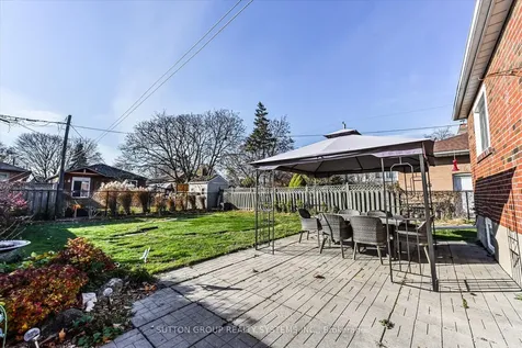 4 Cranston Road Toronto ON M9B 3X8