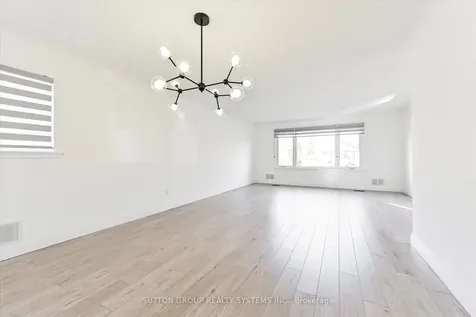 4 Cranston Road Toronto ON M9B 3X8