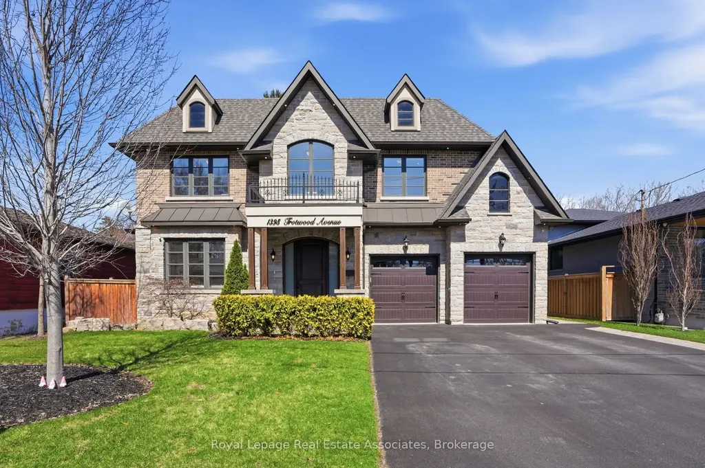 1395 Trotwood Avenue Mississauga ON L5G 3Z7