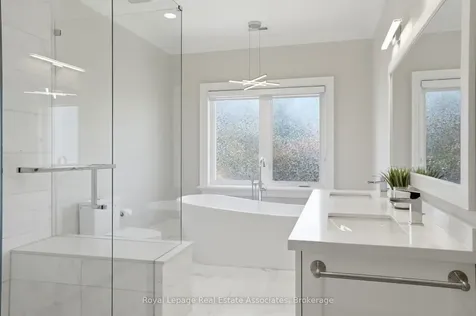 1395 Trotwood Avenue Mississauga ON L5G 3Z7