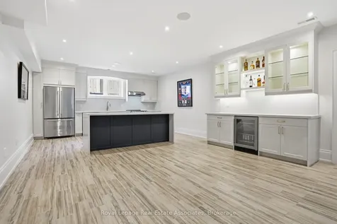 1395 Trotwood Avenue Mississauga ON L5G 3Z7