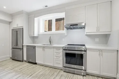 1395 Trotwood Avenue Mississauga ON L5G 3Z7