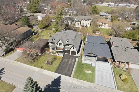 1395 Trotwood Avenue Mississauga ON L5G 3Z7
