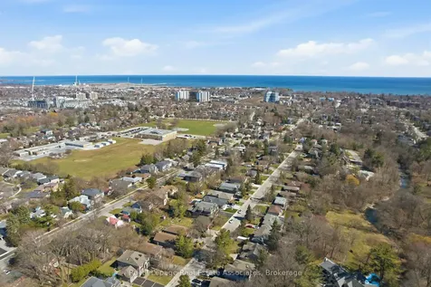 1395 Trotwood Avenue Mississauga ON L5G 3Z7