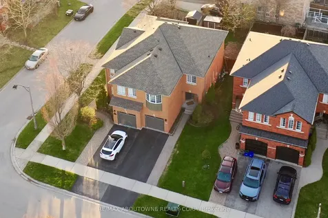 1363 Brookstar Drive Oakville ON L6M 3W1