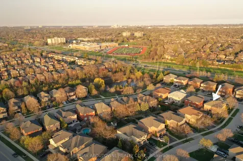 1363 Brookstar Drive Oakville ON L6M 3W1