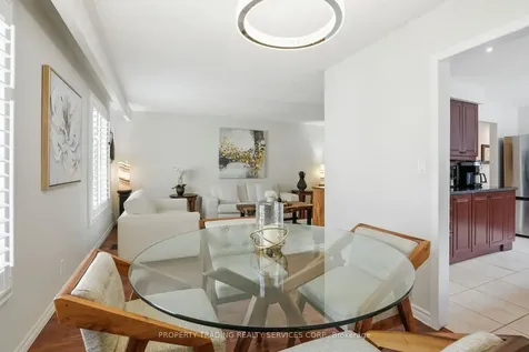 696 Francis Road Burlington ON L7T 3X7
