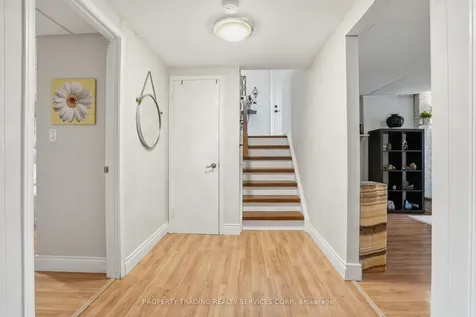 696 Francis Road Burlington ON L7T 3X7