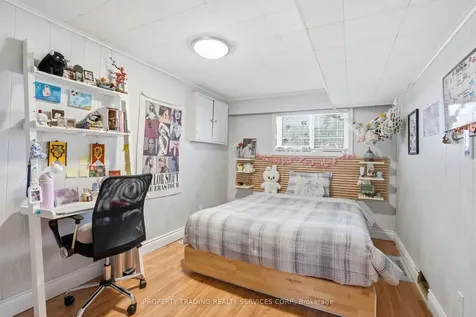 696 Francis Road Burlington ON L7T 3X7