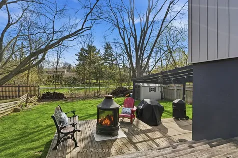 696 Francis Road Burlington ON L7T 3X7
