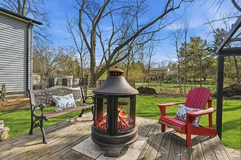 696 Francis Road Burlington ON L7T 3X7