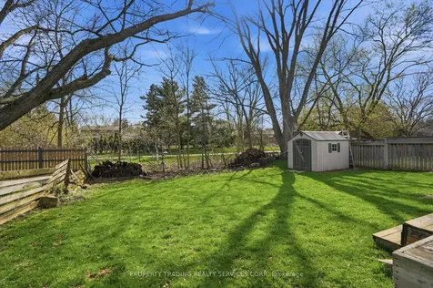 696 Francis Road Burlington ON L7T 3X7